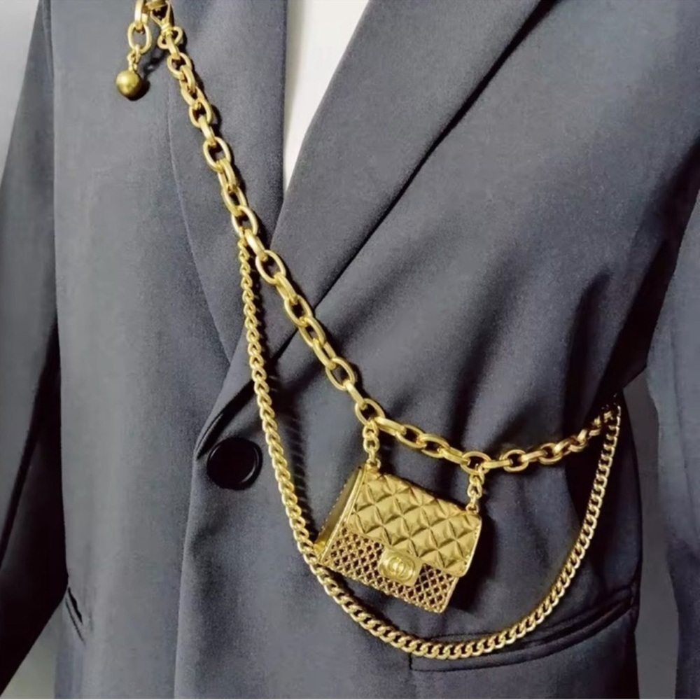 Anthropologie Fashion Tassel Gold Chain Belt with mini Bag Trendy!

Mini Bag - Picture 8 of 11